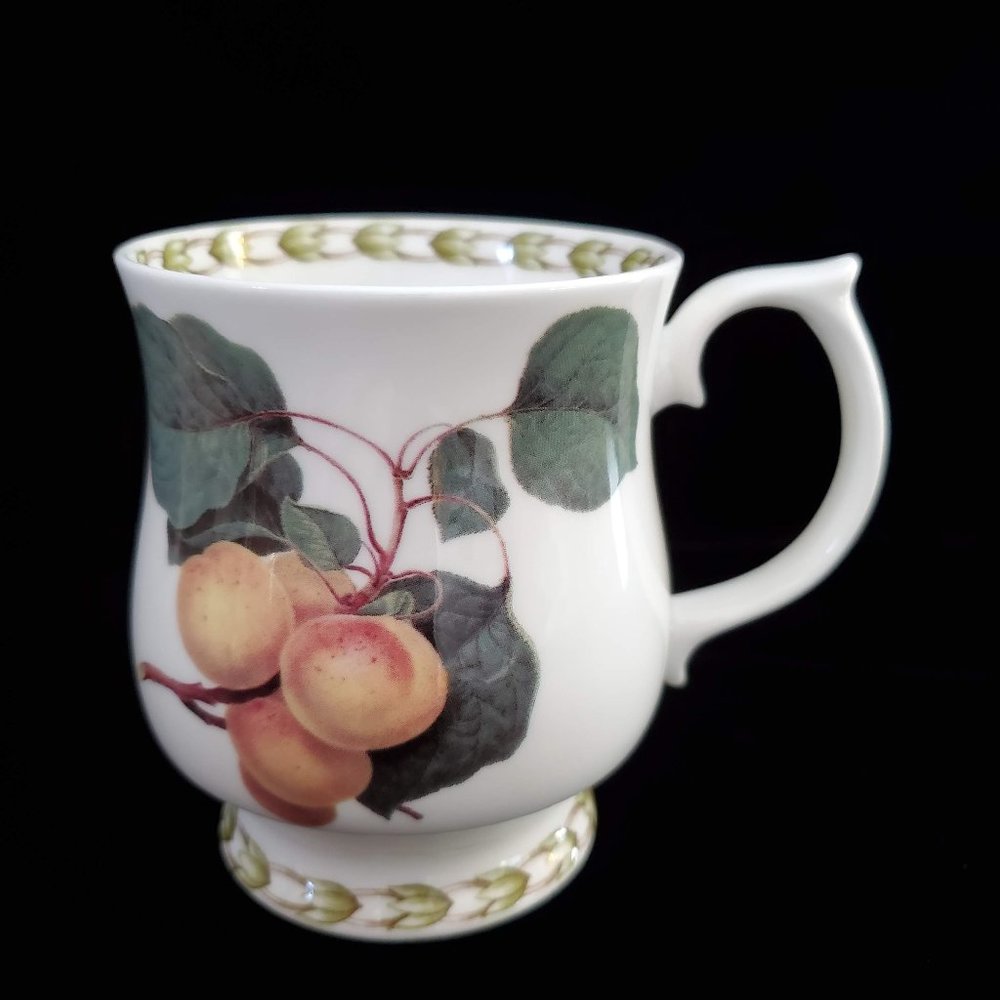 Queens Royal Horticultural Society Hookers Fruit Footed Mug - Apricots
